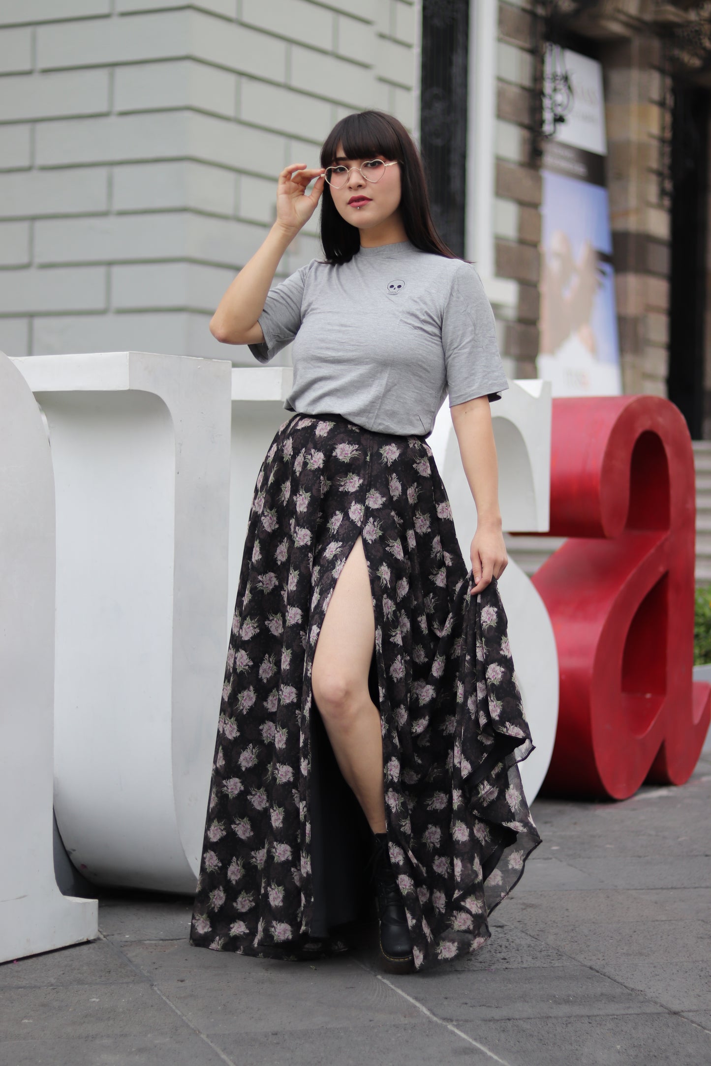 Falda circular con abertura Flores