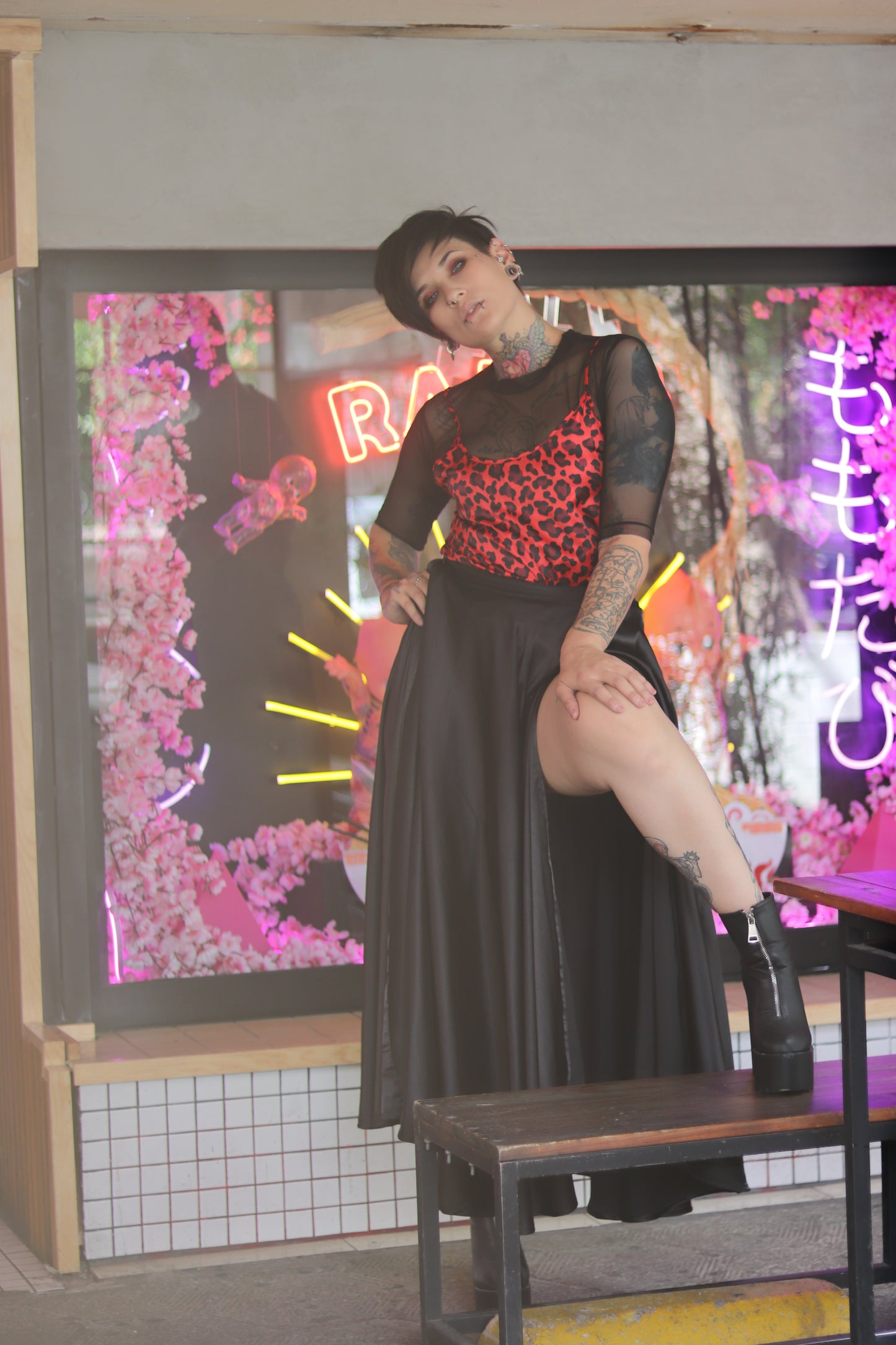 Falda circular con abertura Negra